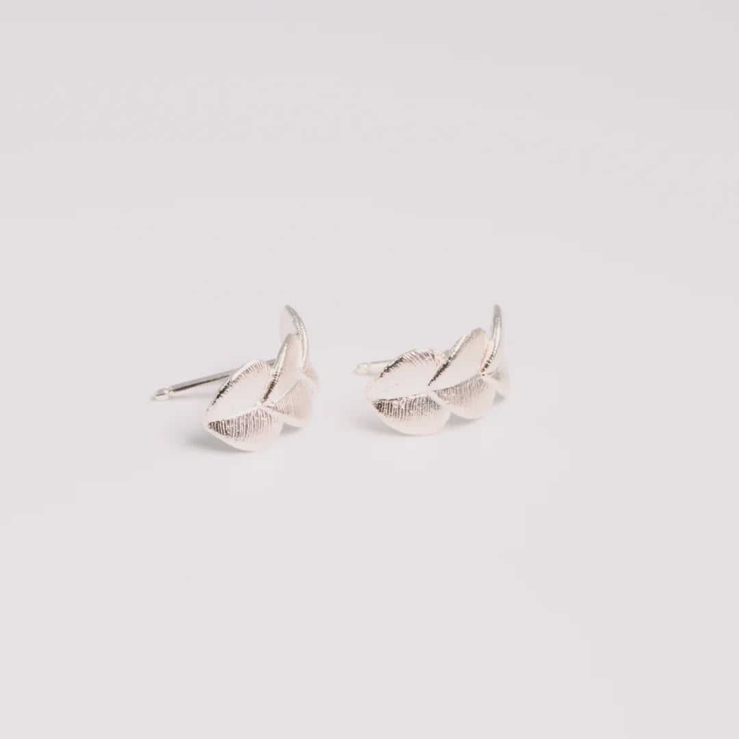Sterling zilver oorbellen, handgemaakt uit het atelier van Claire Dries
