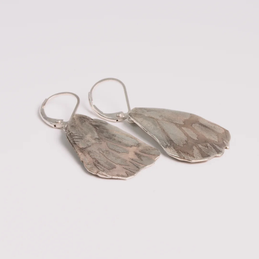 Sterling zilver oorbellen, handgemaakt uit het atelier van Claire Dries