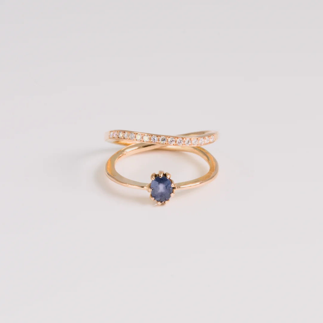 Rosegoud ring met lab-grown diamanten, gehamerde, handgemaakt atelier Claire Dries