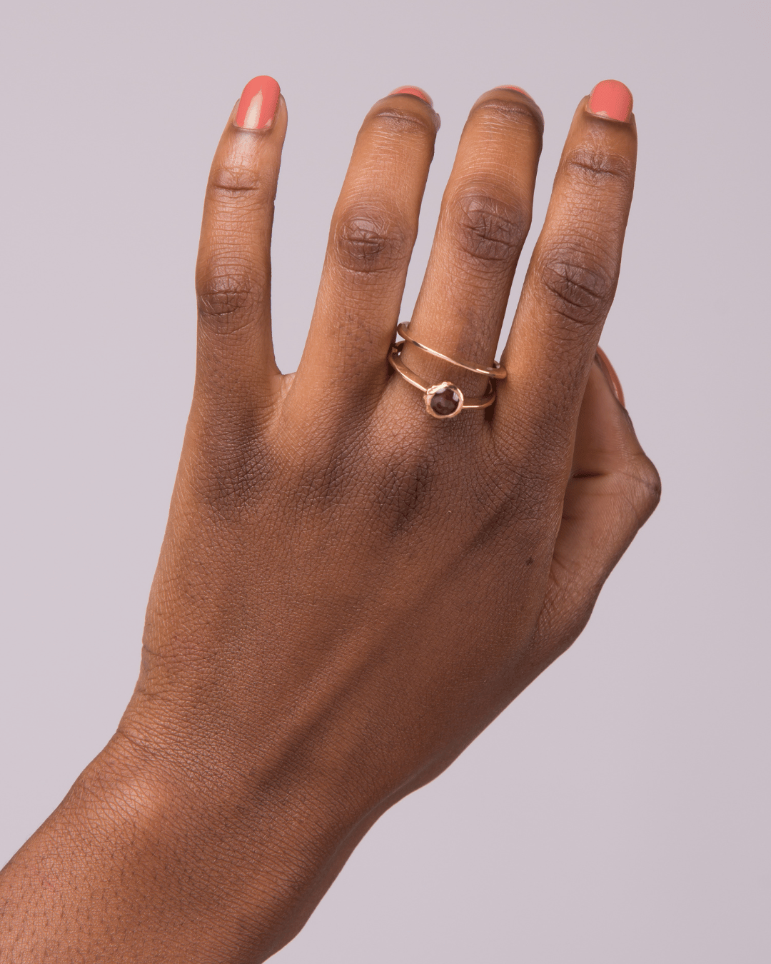 Geelgoud 18kt ring met robijn, handgemaakt atelier Claire Dries