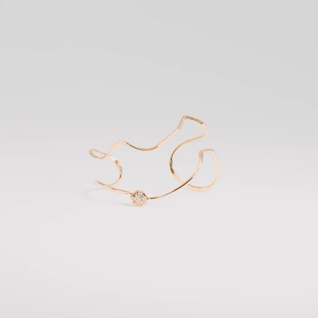 Diamond; rose gold armband met diamanten, gehamerde, handgemaakt atelier Claire Dries
