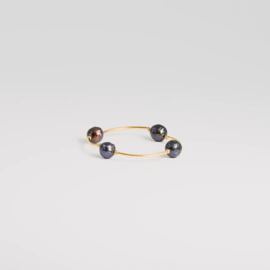Verguld goud; verguld rosegoud; sterling silver armband met Zoetwaterparel, 14 mm


Parel, handgemaakt atelier Claire Dries