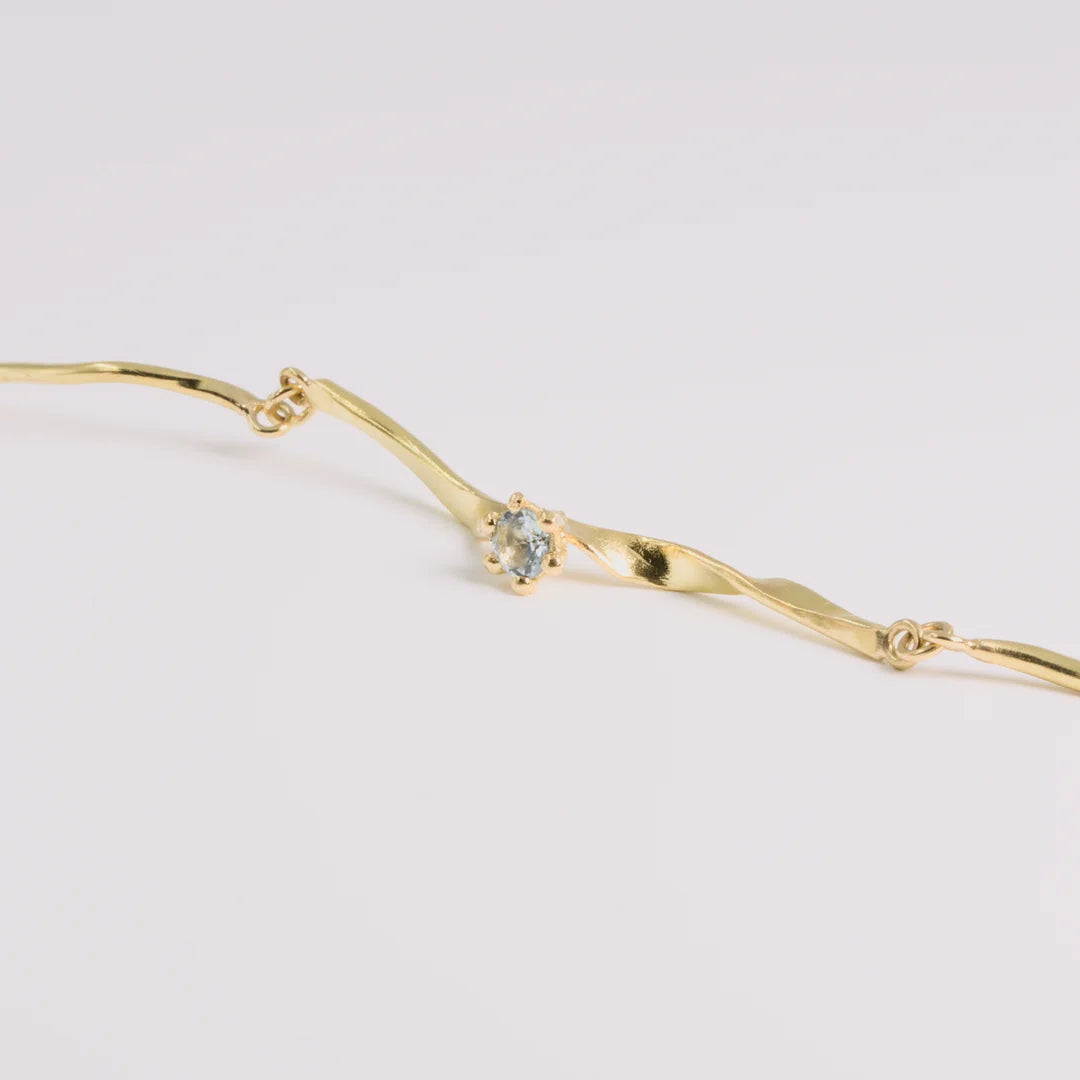 Geelgoud 18kt ketting, handgemaakt uit het atelier van Claire Dries
