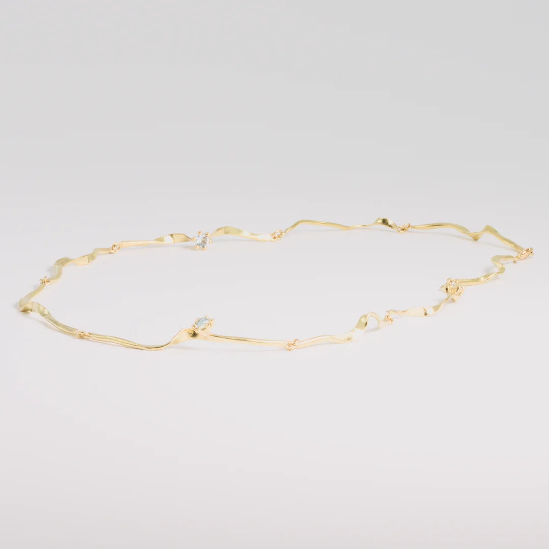 Geelgoud 18kt ketting, handgemaakt uit het atelier van Claire Dries