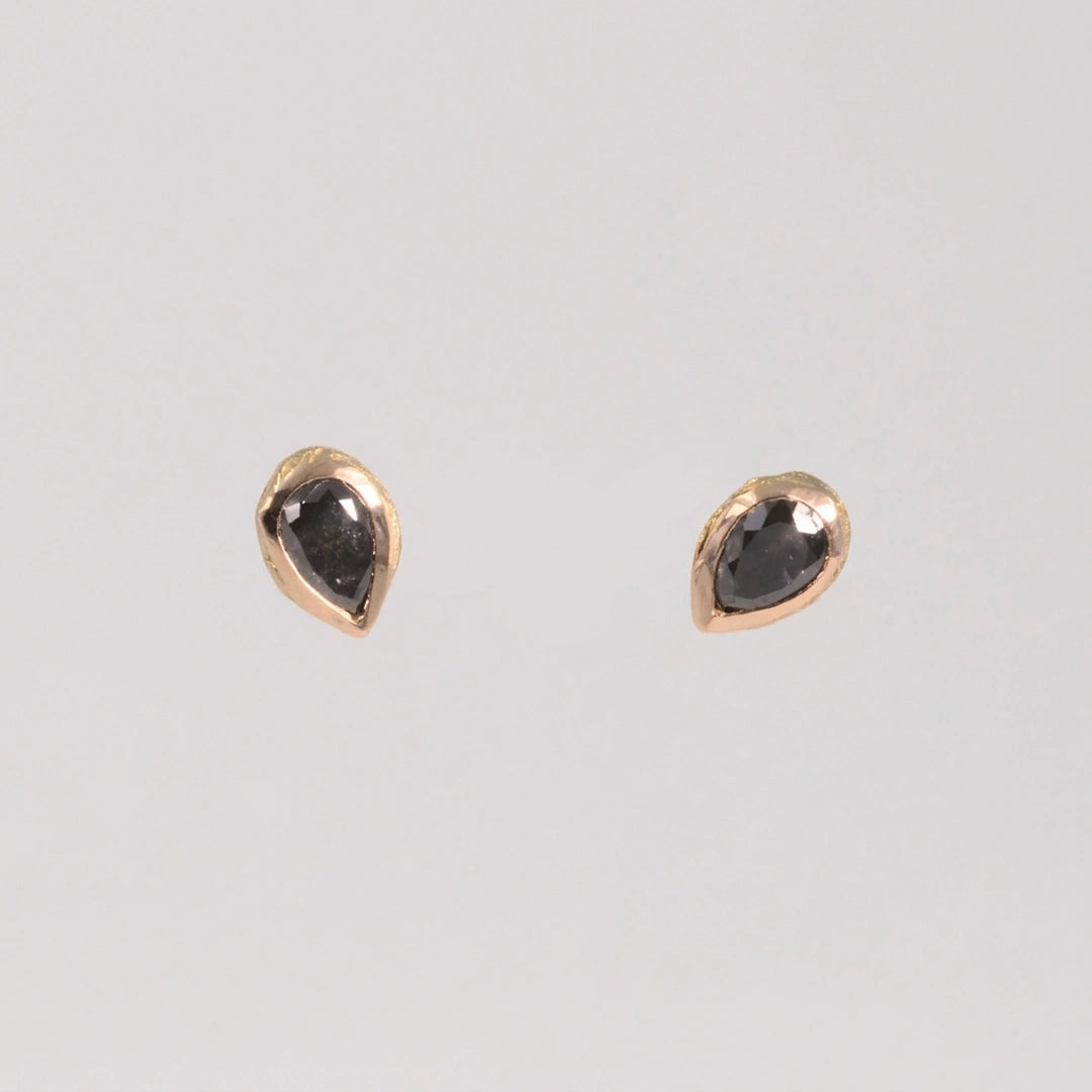 Rose gold; diamond oorbellen met diamanten, handgemaakt atelier Claire Dries