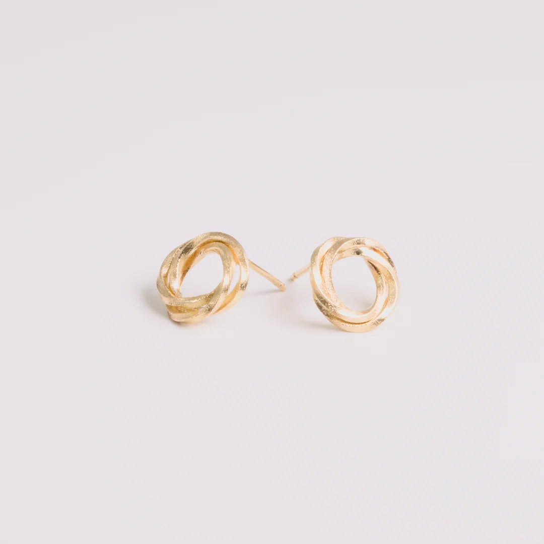 Rose gold; diamond oorbellen, handgemaakt uit het atelier van Claire Dries