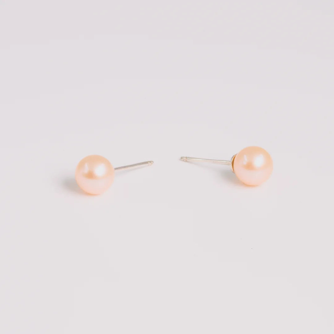 Sterling zilver oorbellen met Zoetwaterparel, handgemaakt atelier Claire Dries