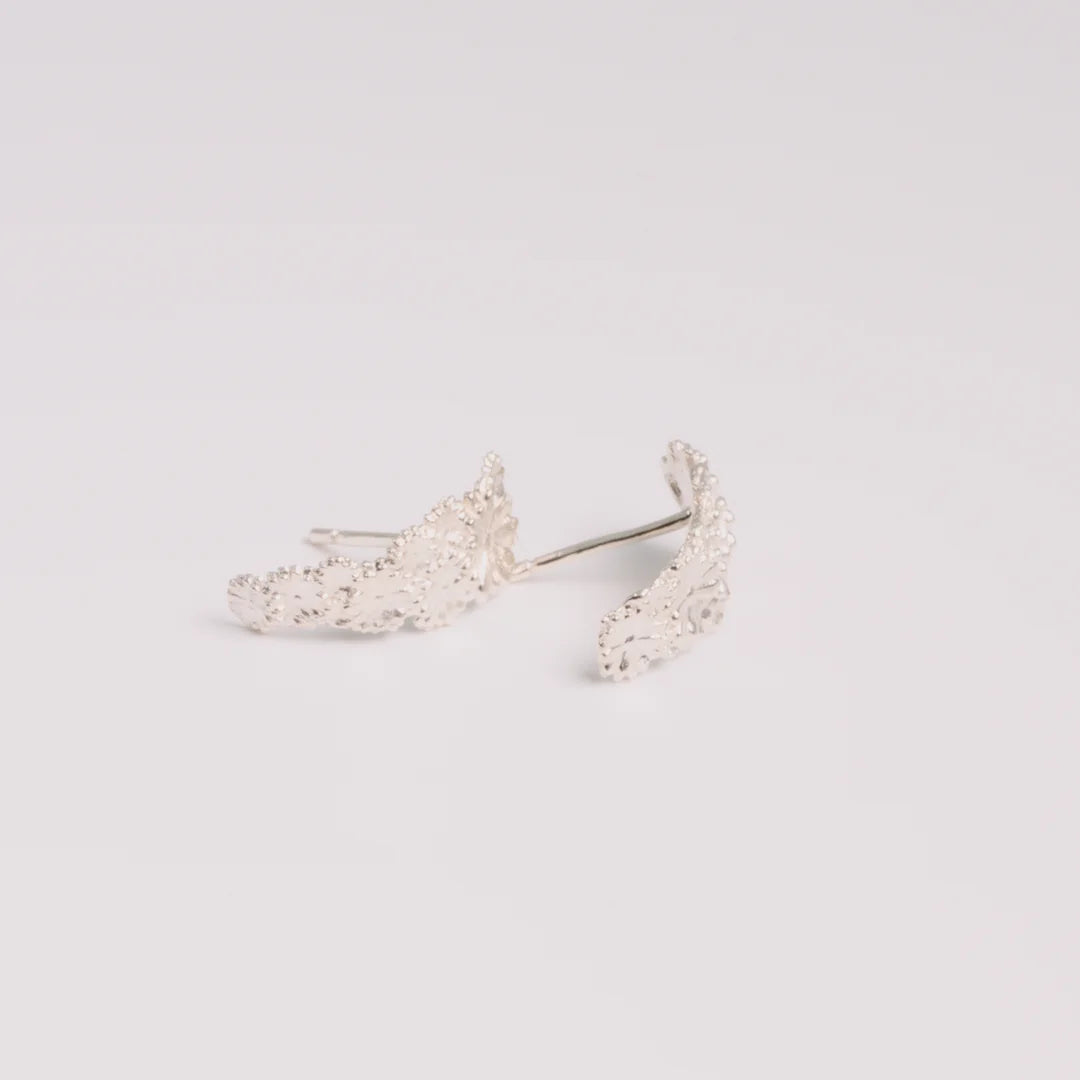Sterling zilver oorbellen, handgemaakt uit het atelier van Claire Dries