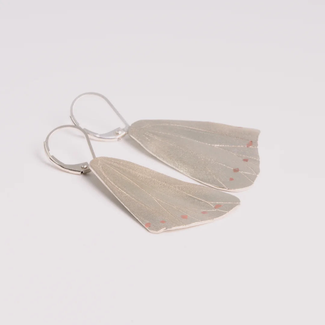 Copper; sterling silver oorbellen, handgemaakt uit het atelier van Claire Dries