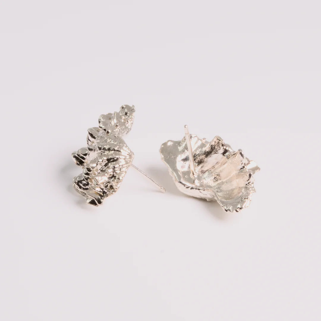 Sterling zilver oorbellen, handgemaakt uit het atelier van Claire Dries