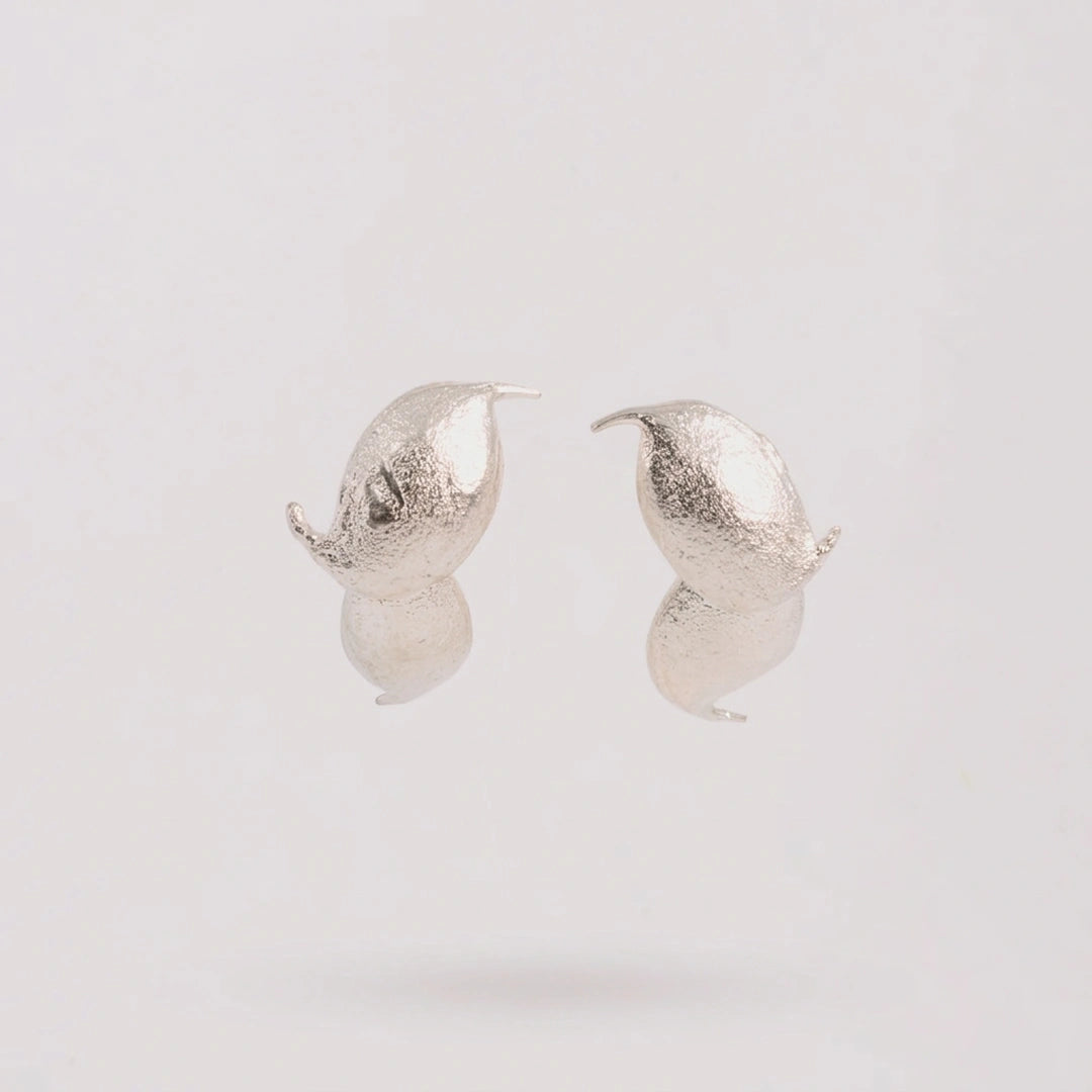 Sterling zilver oorbellen, handgemaakt uit het atelier van Claire Dries