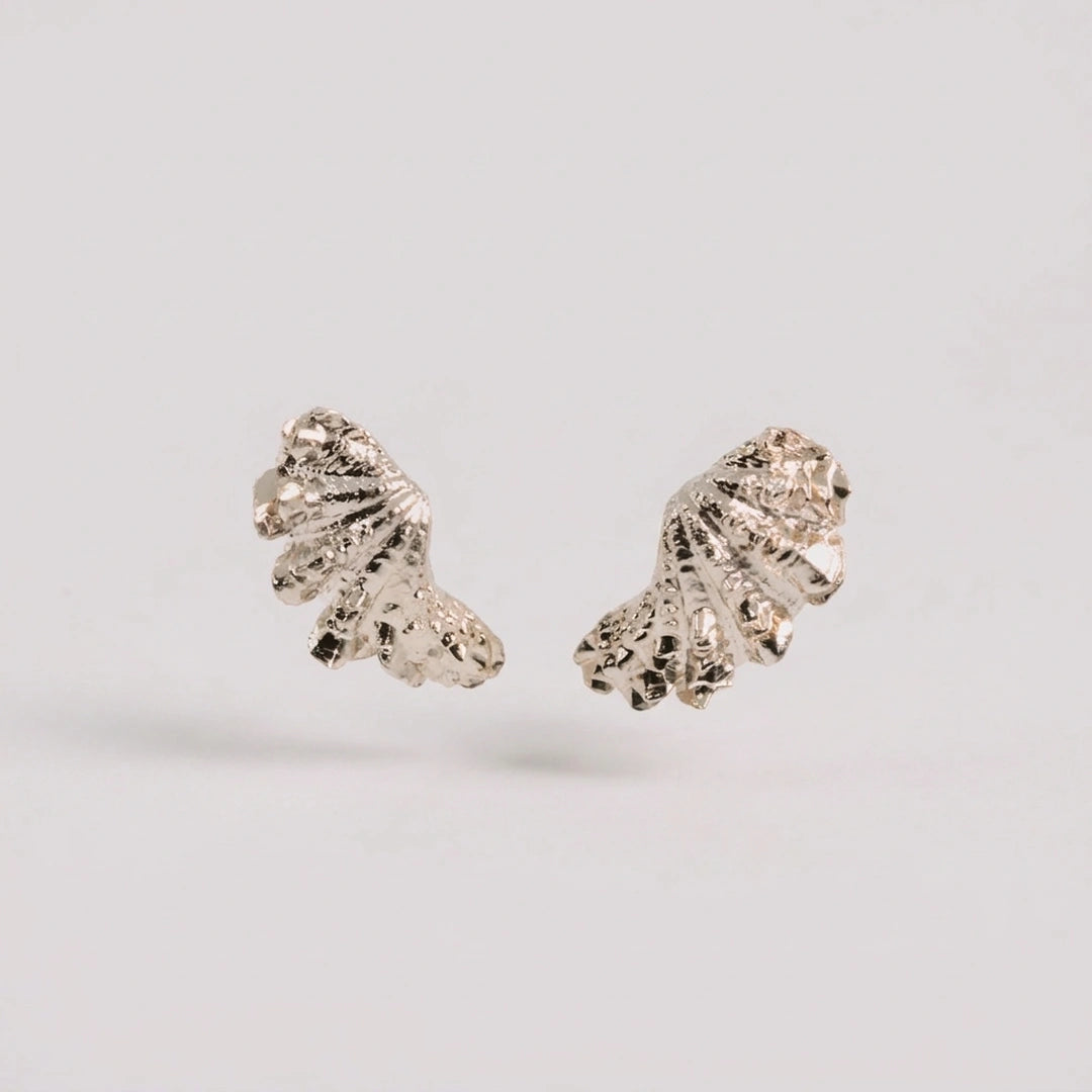 Sterling zilver oorbellen, handgemaakt uit het atelier van Claire Dries