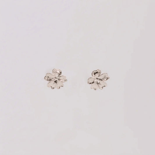 Sterling zilver oorbellen, handgemaakt uit het atelier van Claire Dries