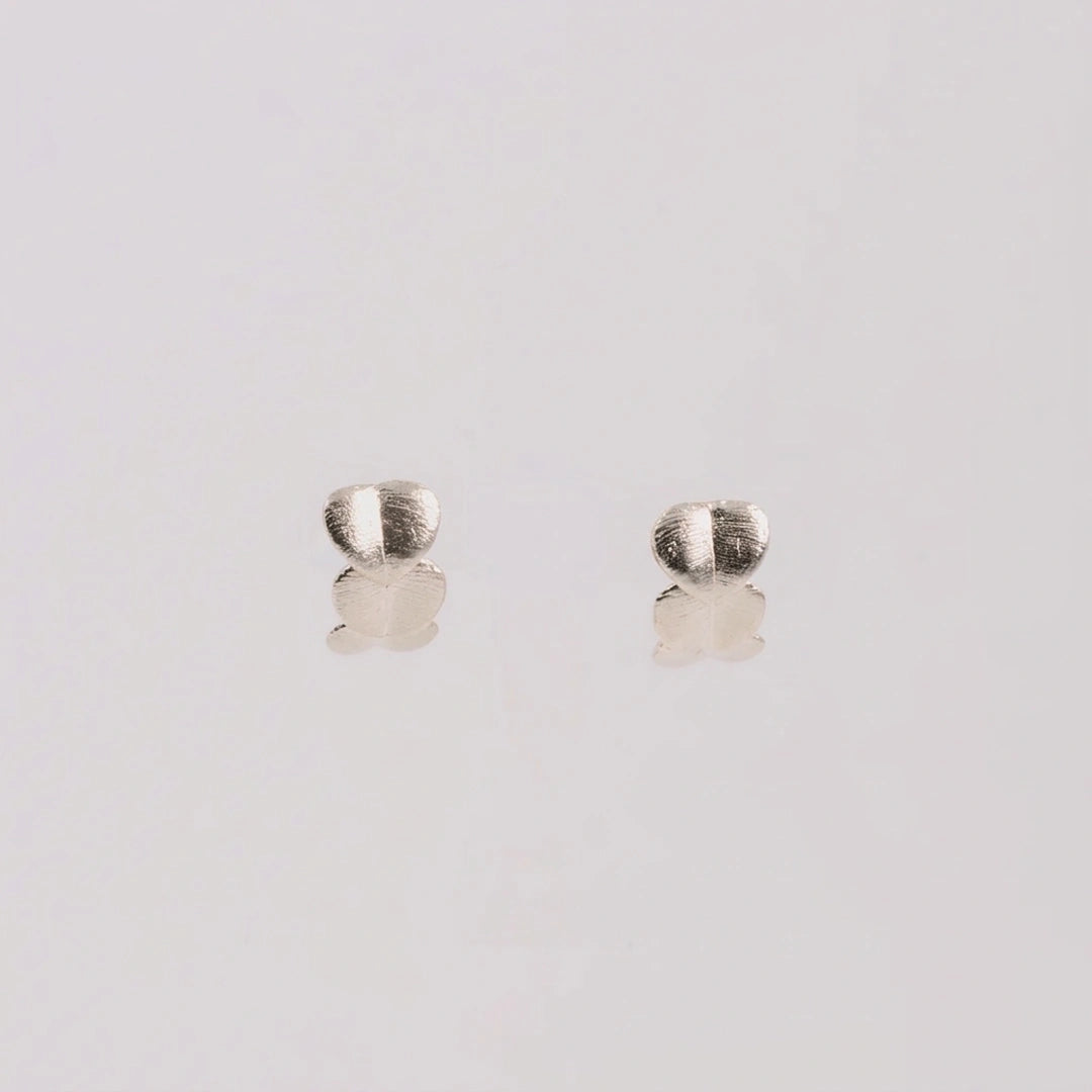 Sterling zilver oorbellen, handgemaakt uit het atelier van Claire Dries