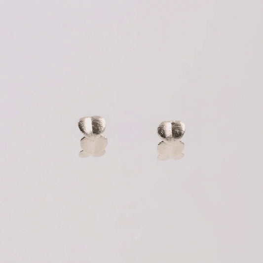 Sterling zilver oorbellen, handgemaakt uit het atelier van Claire Dries