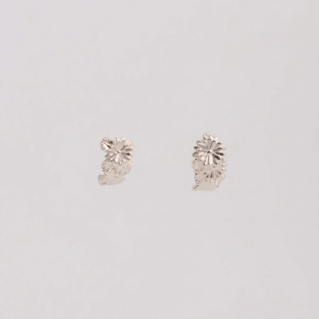 Sterling zilver oorbellen, handgemaakt uit het atelier van Claire Dries