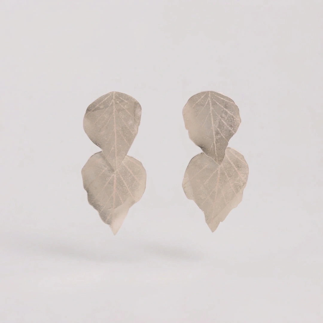 Sterling zilver oorbellen, handgemaakt uit het atelier van Claire Dries