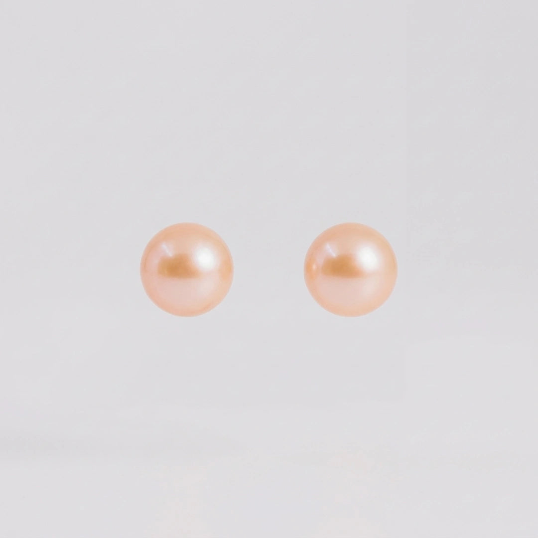 Sterling zilver oorbellen met Zoetwaterparel, handgemaakt atelier Claire Dries