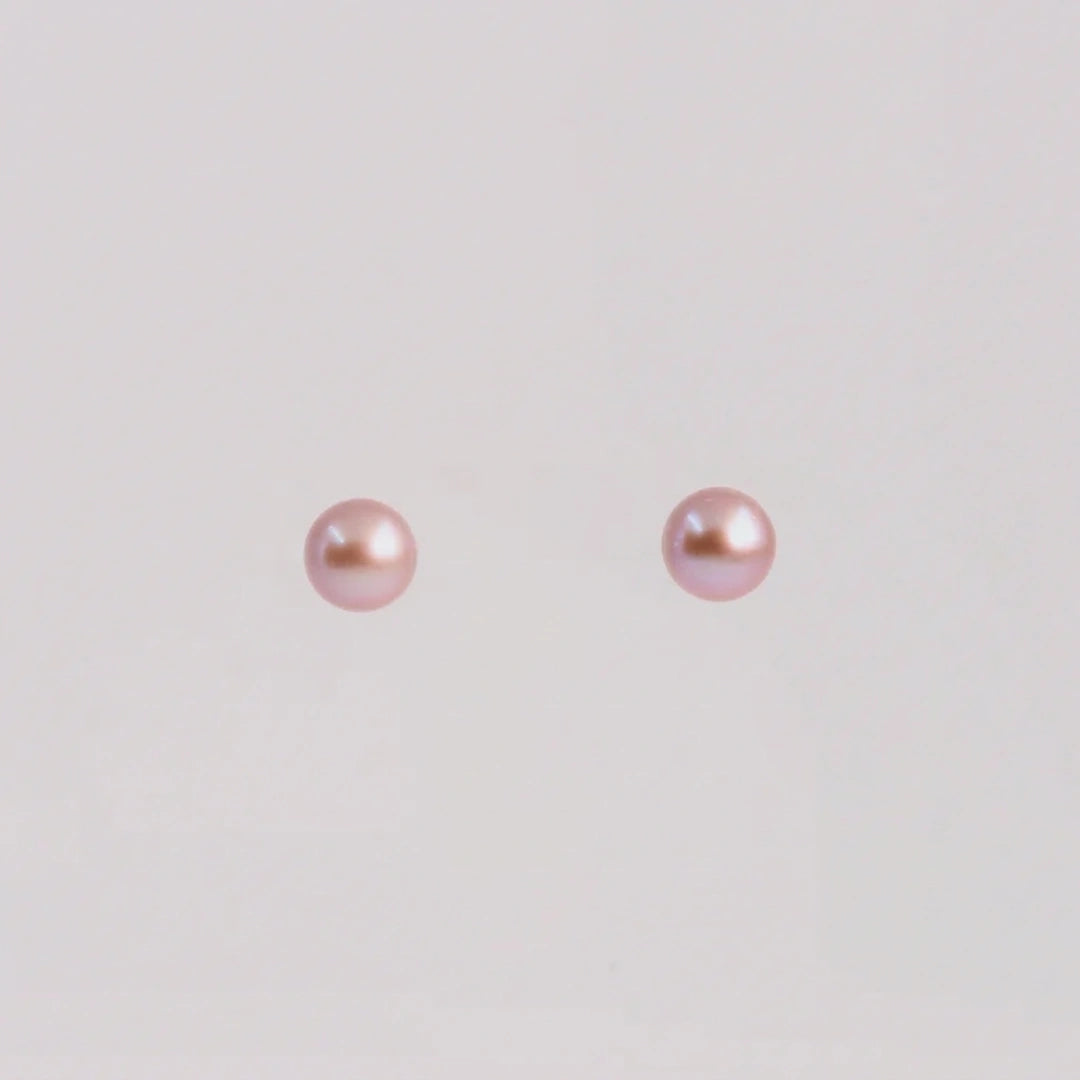 Sterling zilver oorbellen met Zoetwaterparel, handgemaakt atelier Claire Dries