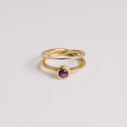 Geelgoud 18kt ring met robijn, handgemaakt atelier Claire Dries