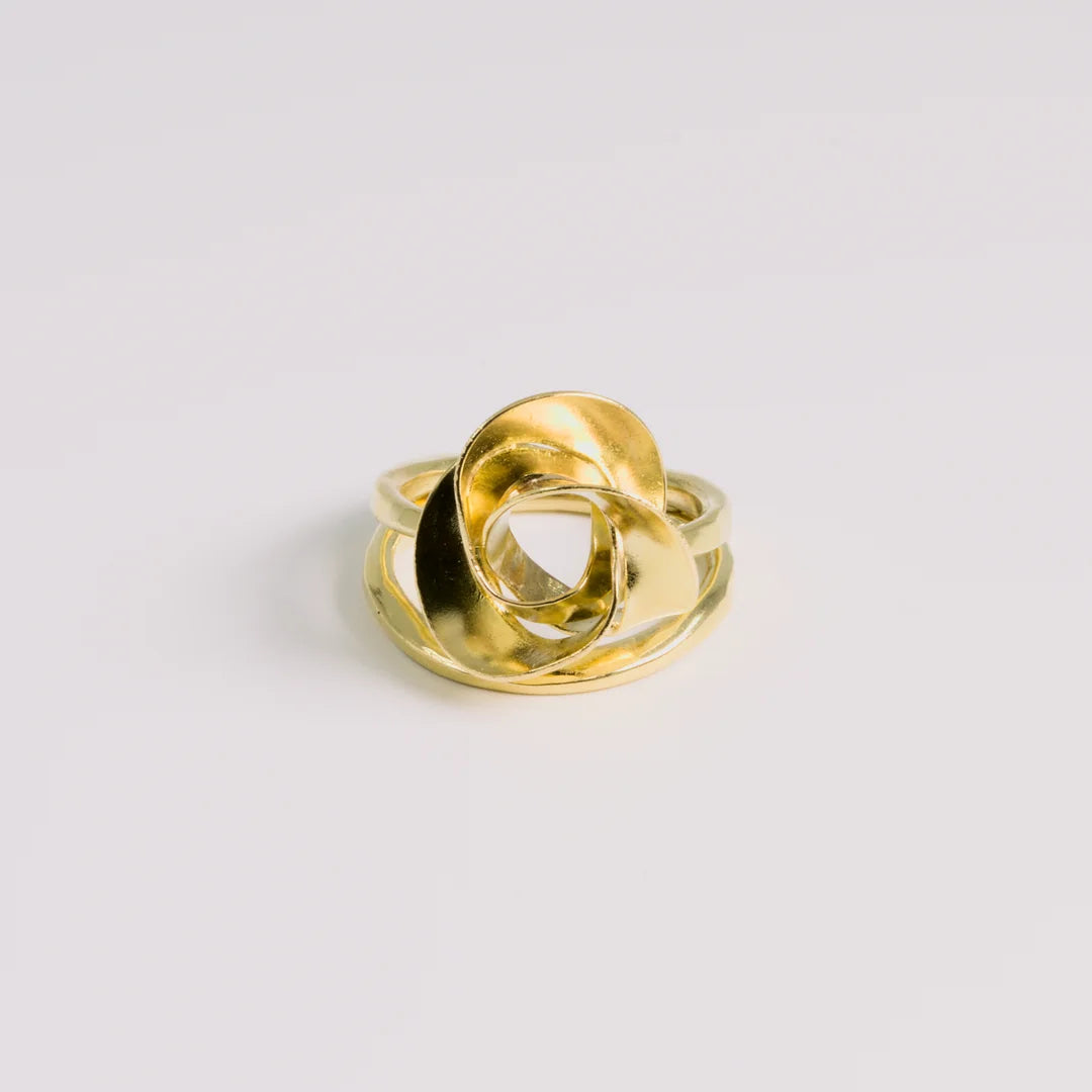 Rosegoud ring, handgemaakt uit het atelier van Claire Dries