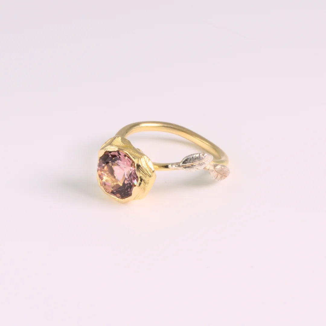 Rosegoud ring met Morganiet, handgemaakt atelier Claire Dries