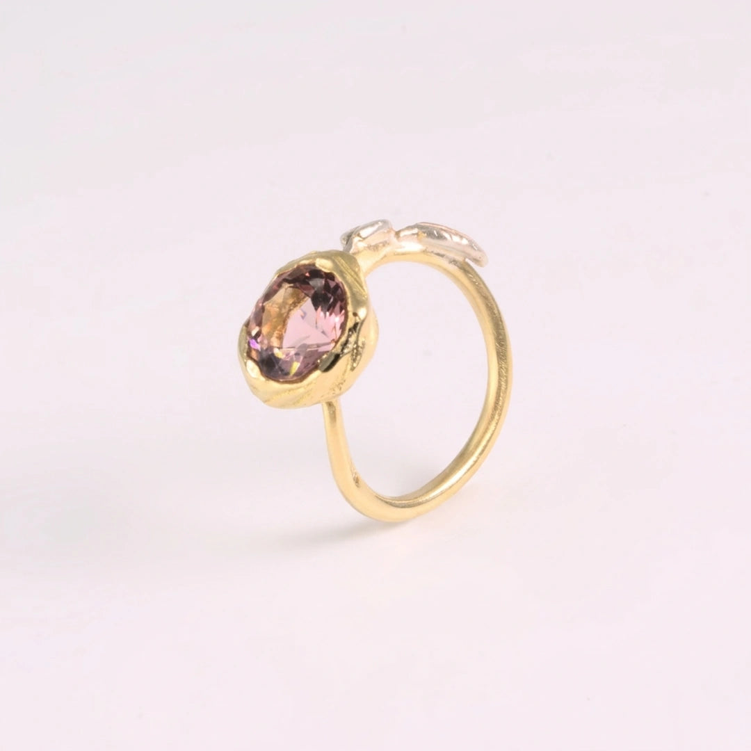 Rosegoud ring met Morganiet, handgemaakt atelier Claire Dries