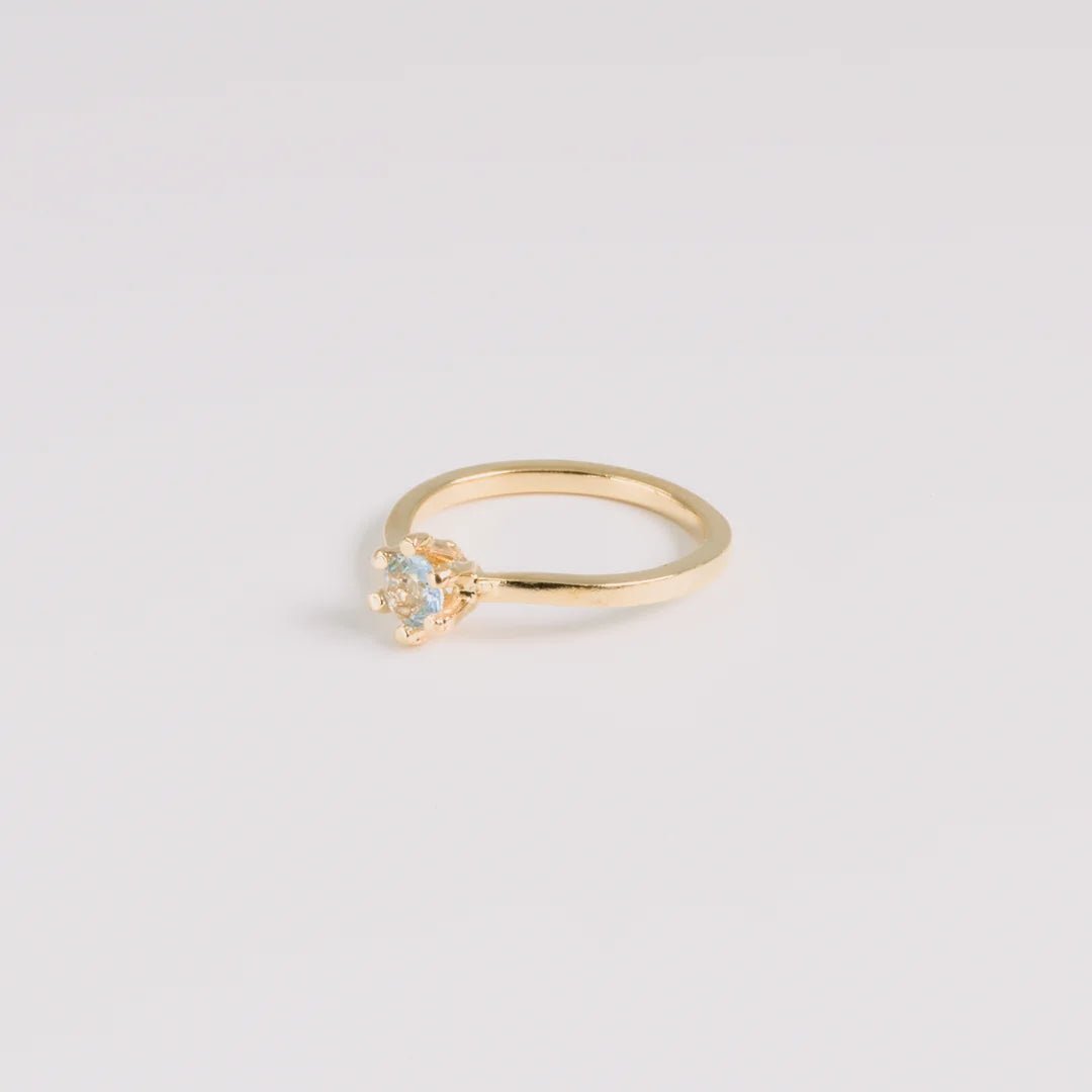 Champagnegoud 18kt ring met diamanten, handgemaakt atelier Claire Dries