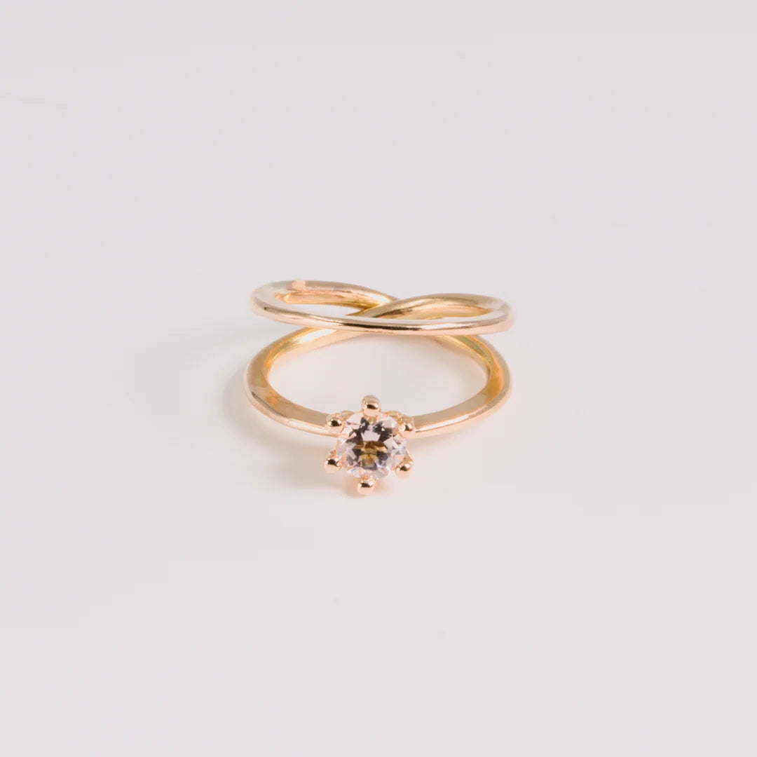 Rosegoud ring met roze morganiet, gehamerde, handgemaakt atelier Claire Dries