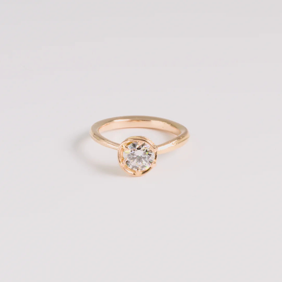 Diamond; rose gold ring met lab-grown diamant, handgemaakt atelier Claire Dries