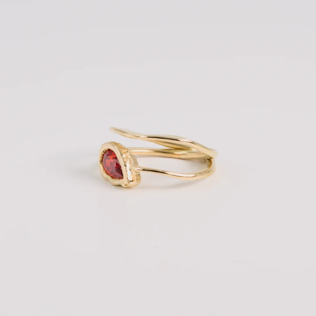 Geelgoud 18kt ring met zirkonia, handgemaakt atelier Claire Dries