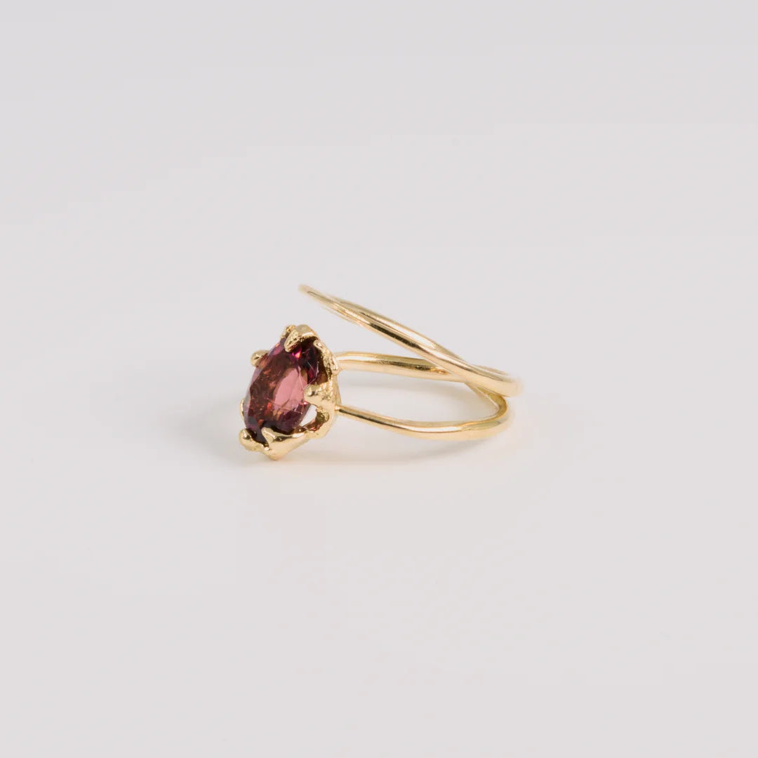 Geelgoud 18kt ring met Toermalijn, handgemaakt atelier Claire Dries