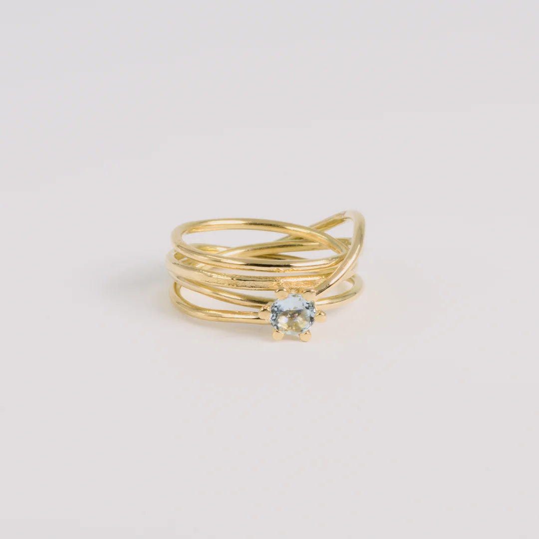 Geelgoud 18kt ring, handgemaakt uit het atelier van Claire Dries