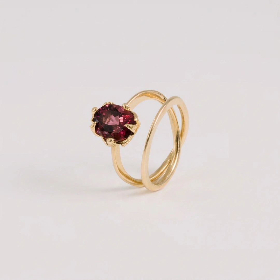 Geelgoud 18kt ring met Toermalijn, handgemaakt atelier Claire Dries