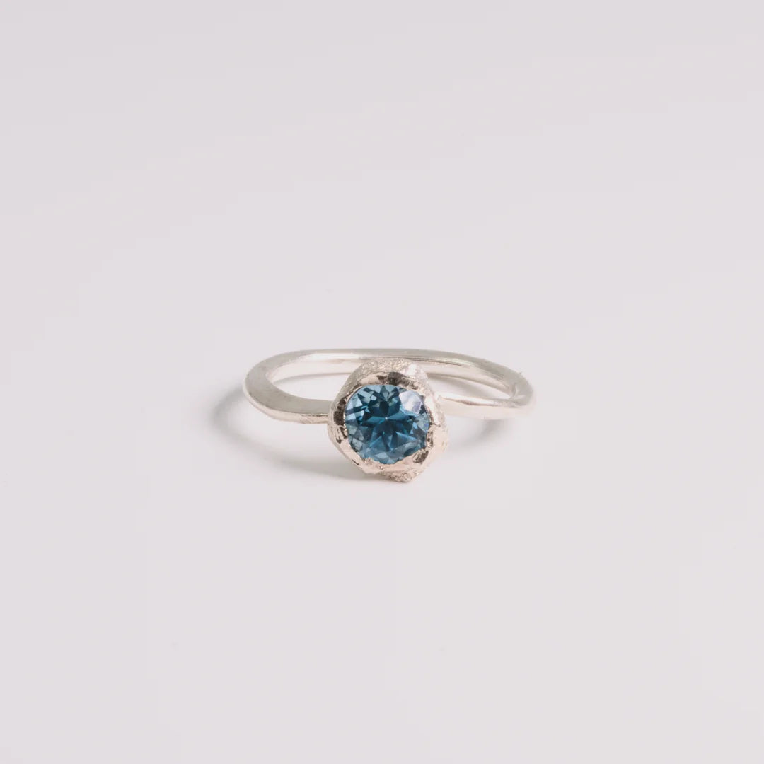 Sterling zilver ring met diamantvormige, Topaas, handgemaakt atelier Claire Dries