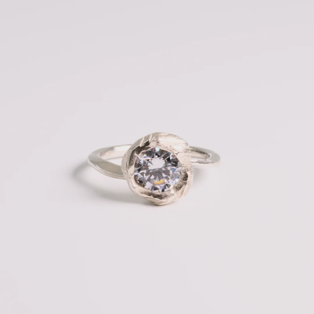 Sterling zilver ring met zirkonia, handgemaakt atelier Claire Dries