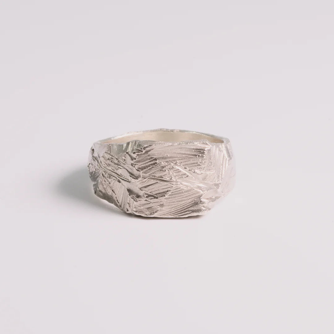Sterling zilver ring, handgemaakt uit het atelier van Claire Dries