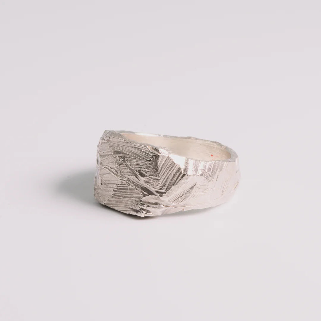 Sterling zilver ring, handgemaakt uit het atelier van Claire Dries