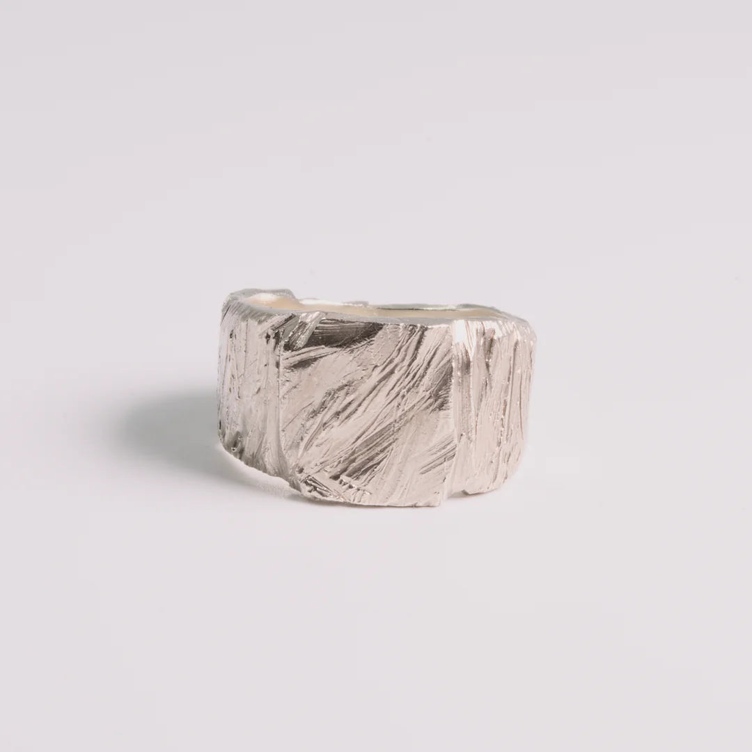 Sterling zilver ring, handgemaakt uit het atelier van Claire Dries