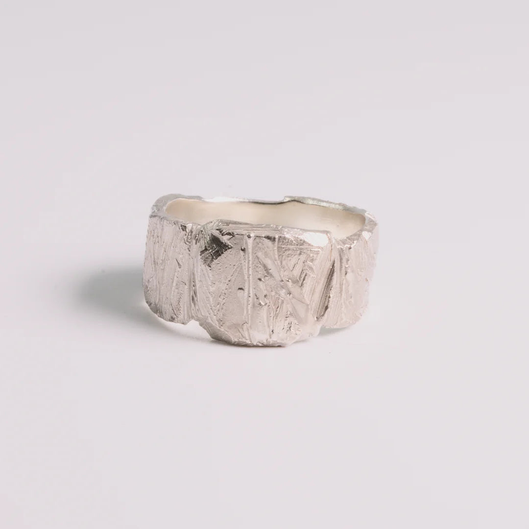 Sterling zilver ring, handgemaakt uit het atelier van Claire Dries