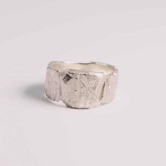 Sterling zilver ring, handgemaakt uit het atelier van Claire Dries