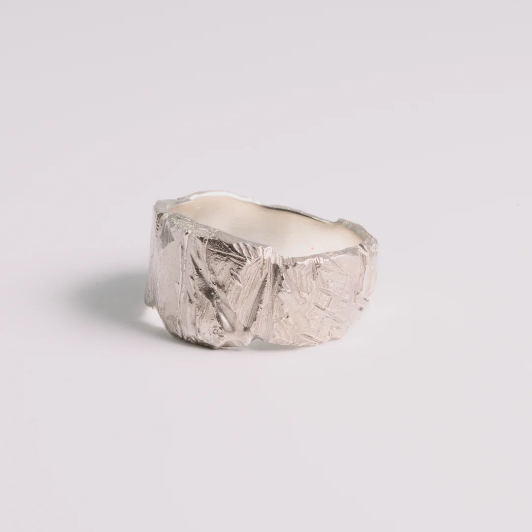 Sterling zilver ring, handgemaakt uit het atelier van Claire Dries