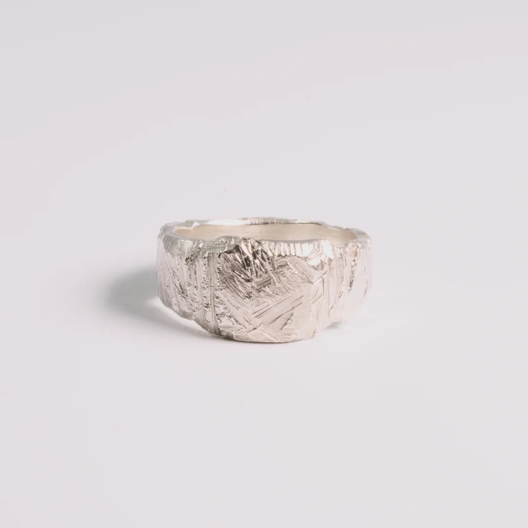 Sterling zilver ring, handgemaakt uit het atelier van Claire Dries