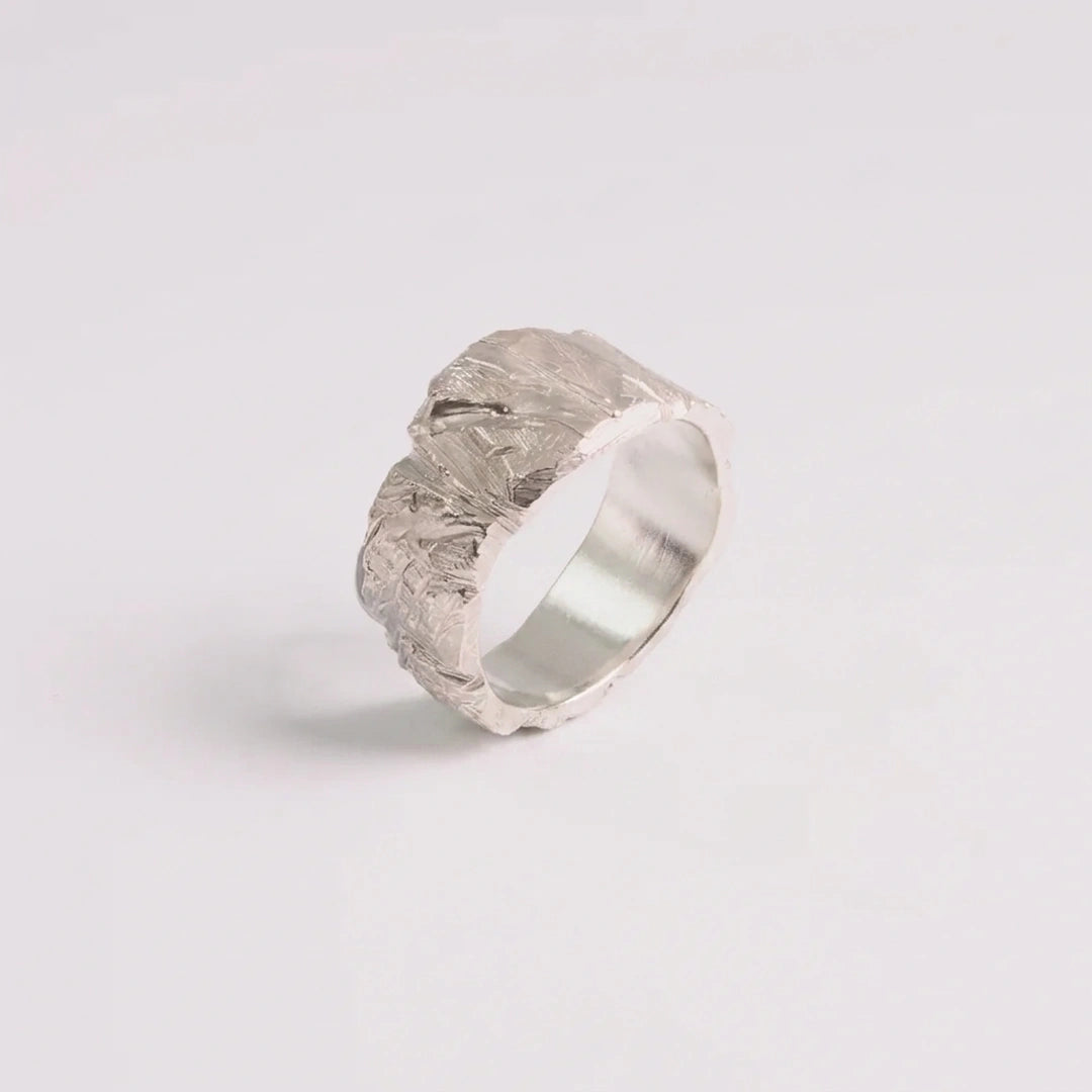 Sterling zilver ring, handgemaakt uit het atelier van Claire Dries